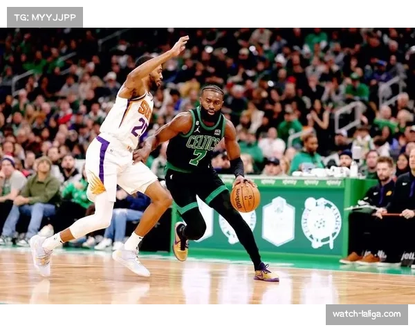 凯尔特人布朗场均29.2分成进攻核心 球队整体实力坚实 凯尔特人布朗场均29.2分成进攻核心 球队整体实力坚实